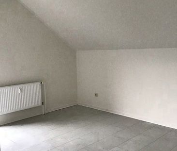 Gemütliche Dachwohnung in schöner Lage (WBS § 88 d notwendig) - Foto 1