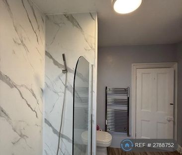 3 bedroom maisonette to rent - Photo 5