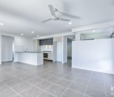 BEAUTIFUL HOUSE TO IMPRESS! - Photo 2