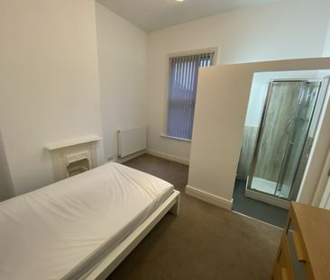 Room 5, 39, Broadgate, Preston - Photo 1