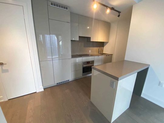 For Lease - 7 Grenville Street Unit# 2205, Toronto, Ontario - Photo 1