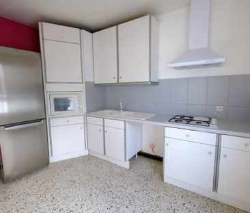 Location Appartement 2 pièces 49m² ST ETIENNE 42000 - Photo 4