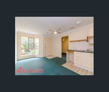 ONE BEDROOM UNIT - WALKING DISTANCE TO TRAIN & SHOPS - Photo 3