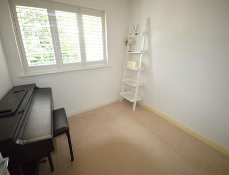 4 Bedroom Detached Available Arranging tenancy - Photo 5