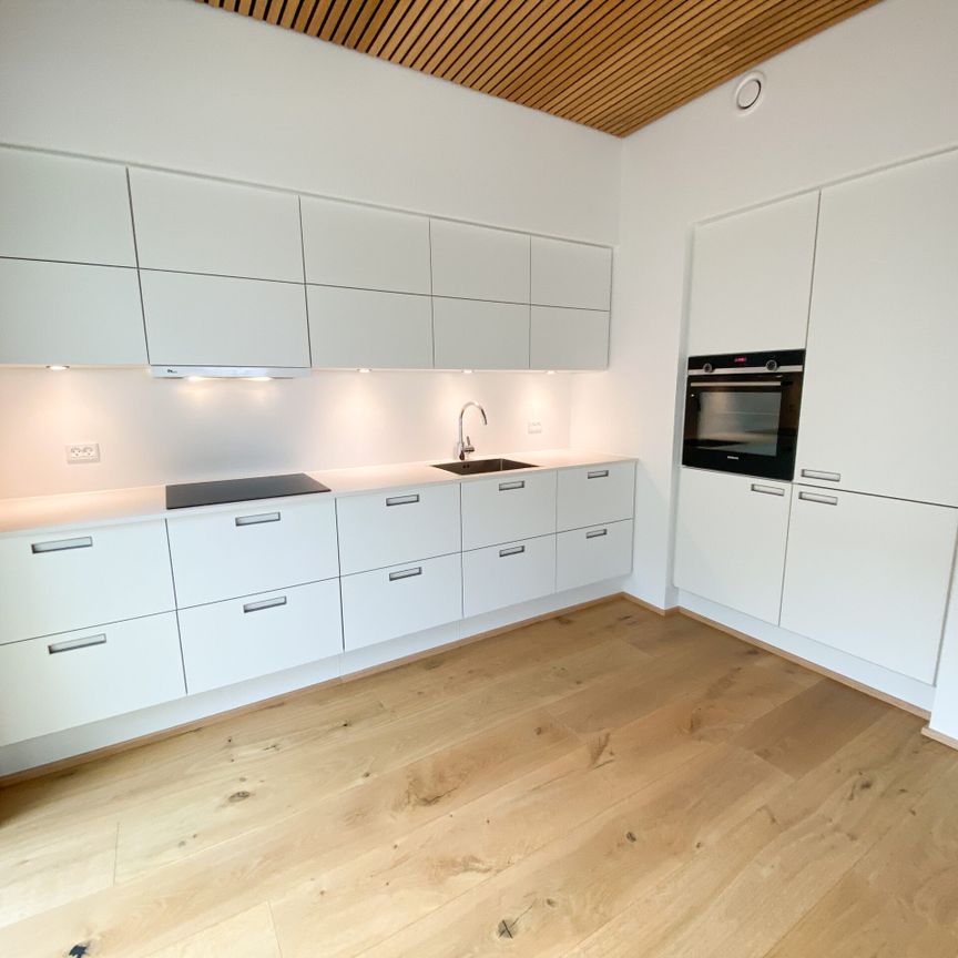 Lækker 3-værelses kvalitetslejlighed med skøn placering - Photo 1