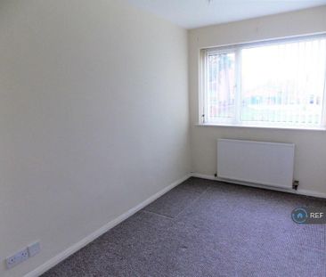 2 bedroom maisonette to rent - Photo 2