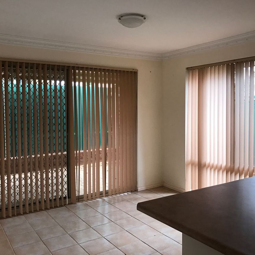 "Well presented Unit in a Secure Complex" - Photo 1