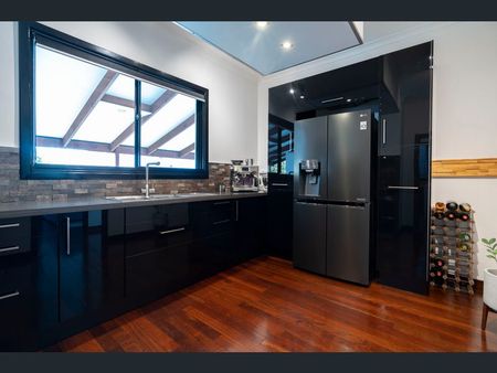 $850/ Week Near Airport, Costco, DFO! - Photo 4