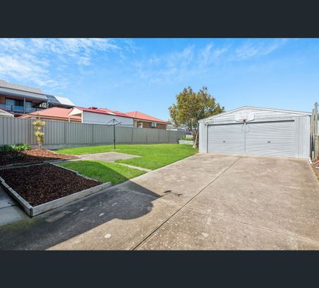 40 wootoona Avenue, Christies Beach, SA 5165 - Photo 4