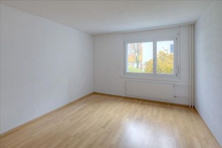 QUIET AND CENTRAL - Photo 3