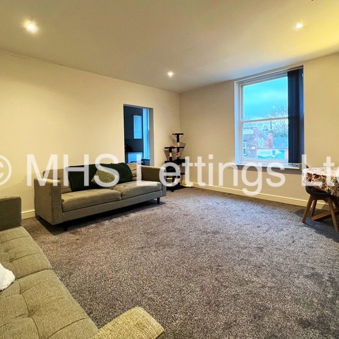 3 Bedroom Flat for rent in Back Regent Park Terrace - Photo 1