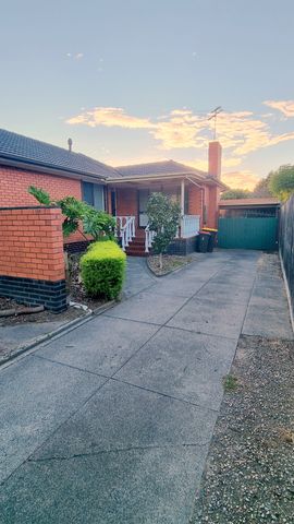 Family Home in Sought after School Zone - Photo 5