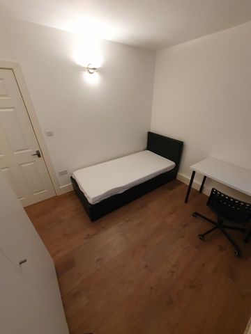 2 Bed Flat, Guilford Court, WC1N - Photo 2