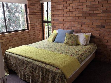 2 Bedroom Unfurnished Unit - Opposite the Beach - Photo 2