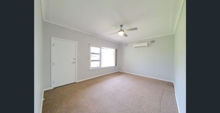 Neat Family Home - Photo 4