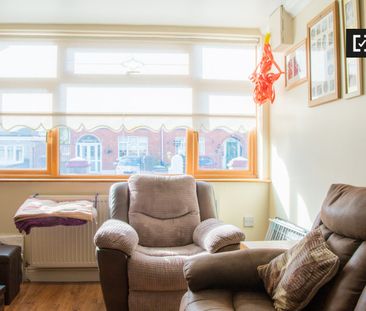 Equipped room in shared apartment in Artane, Dublin - Photo 5
