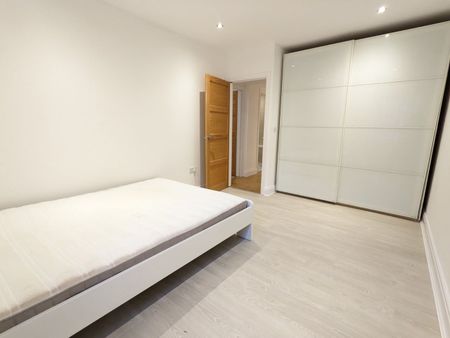 3 Bed Flat, Bristol, BS6 - Photo 4