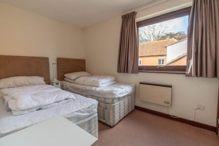 3 bedroom terraced house to rent - Photo 5