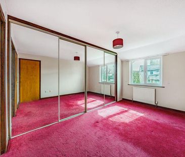 4 bedroom detached house to rent - Photo 4