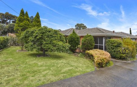 1/9 Iramoo Street, Balwyn - Photo 3
