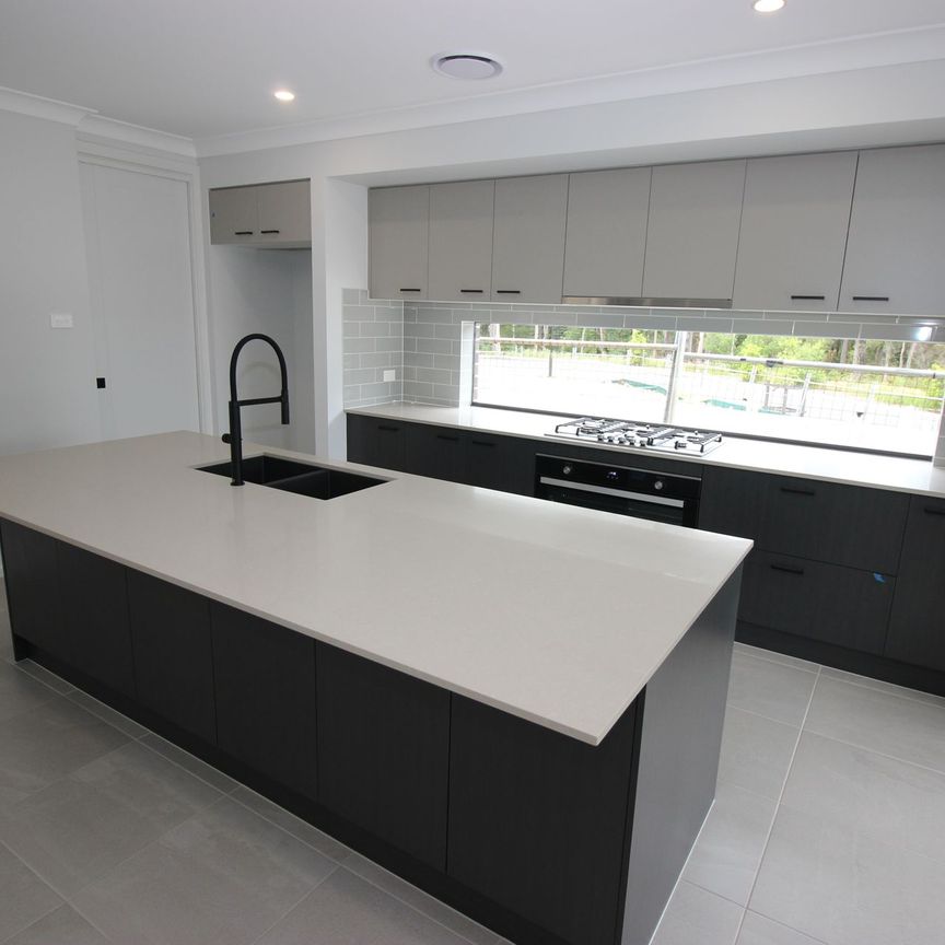 Very Large&comma; Very New & Opposite Bushland&excl;&excl; - Photo 1