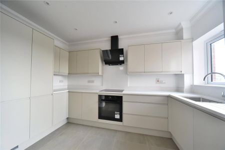 2 bedroom semi-detached house to rent - Photo 4