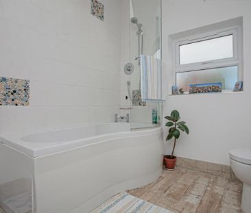 4 bedroom terraced house to rent - Photo 3