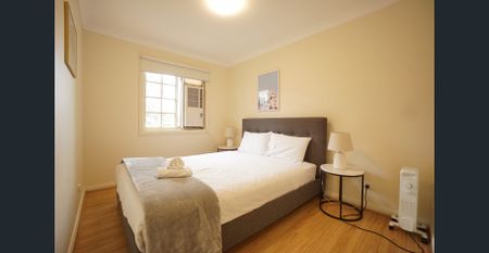 Spacious Three Bedroom - Photo 3