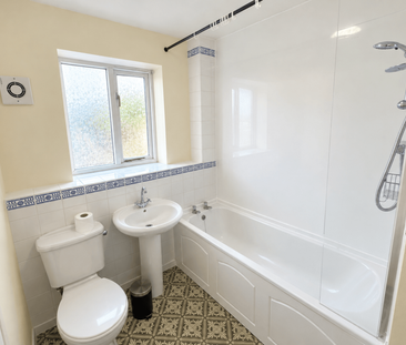 3 bedroom apartment to rent - Photo 4