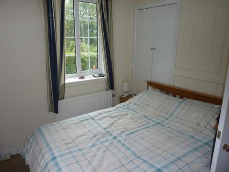 2 bedroom semi-detached house to rent - Photo 3