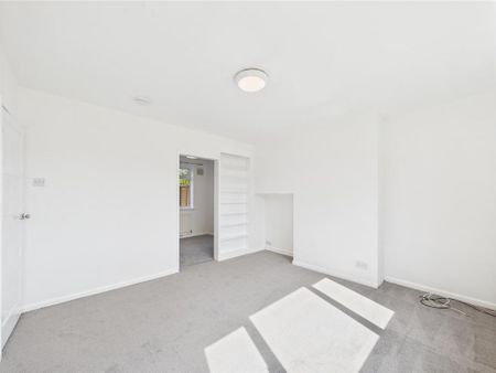 2 bedroom end of terrace house to rent - Photo 2