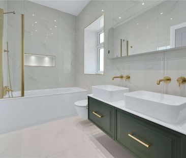 Five bedroom, new build family home in Ascot. - Photo 1