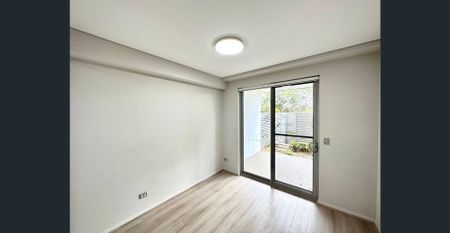 Modern 3 Bedroom + 2 Bathroom apartment for lease now - Photo 5