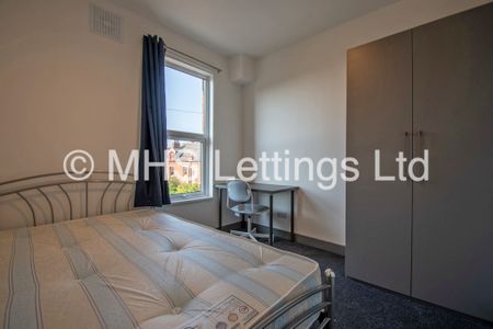 Room 3, 14 Royal Park Grove, Leeds, LS6 1HQ - Photo 5