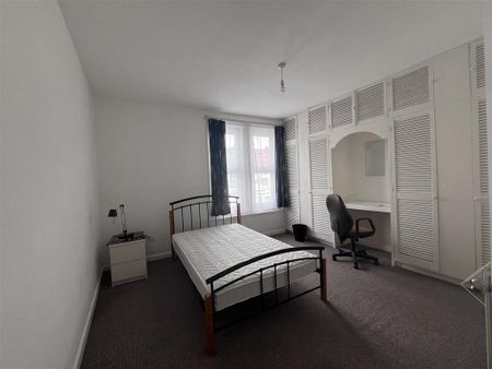 3 bedroom private hall to rent - Photo 2