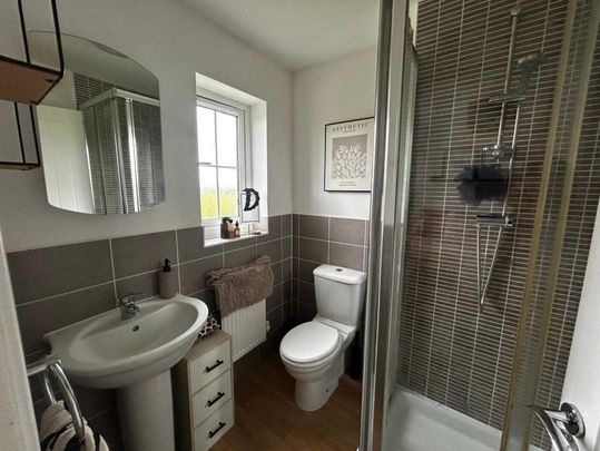 3 bedroom semi-detached house to rent - Photo 1
