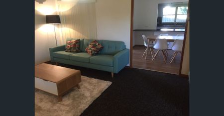 IMMACULATE FULLY FURNISHED STUDENT ACCOMODATION - Photo 3