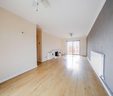 3 bedroom end of terrace house to rent - Photo 2