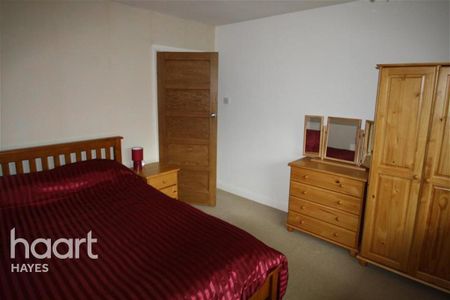 2 bedroom maisonette to rent - Photo 4
