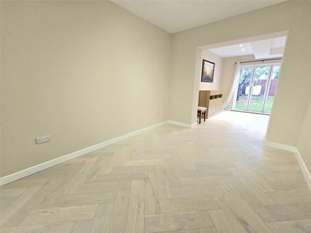 6 bedroom semi-detached house to rent - Photo 2