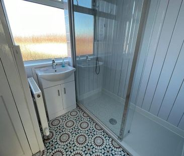 4 bedroom semi-detached house to rent - Photo 1