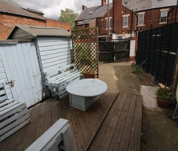 3 bedroom flat to rent - Photo 5