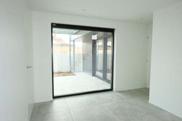 Nieuwe moderne energiezuinige woning met hoogstaande afwerking - Photo 1