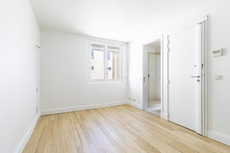 APPARTEMENT T4 A LOUER - PARIS 8EME ARRONDISSEMENT Faubourg du Roule 2 - 145.09 m - 7 000 € - Photo 3