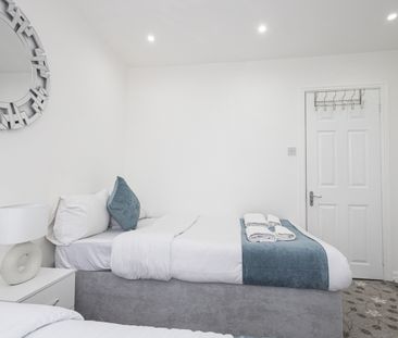 3 Bed Semi-Detached House, Maine Road, M14 - Photo 4