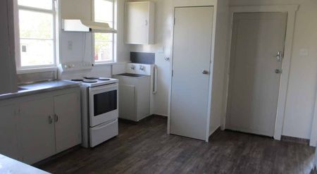 SEVEN BEDROOMS, WEST END - Photo 5