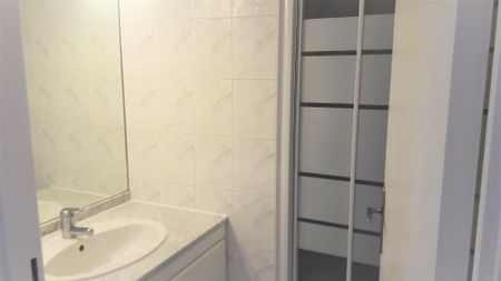 location Appartement T4 DE 89.32m² À LE CHESNAY - Photo 2