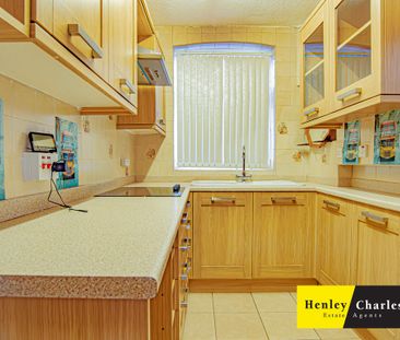 3 Bedroom Semi-Detached House For Rent - Photo 3