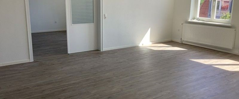 2-R-Wohnung mit Fußbodenheizung im Bad und EBK und Gäste WC - Foto 1