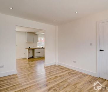 3 bedroom end of terrace house to rent - Photo 1